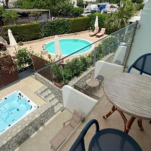 Capri Bougainville